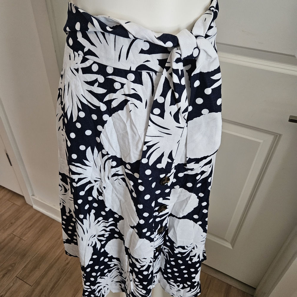 Ann Taylor Navy and White Patterned Sarong